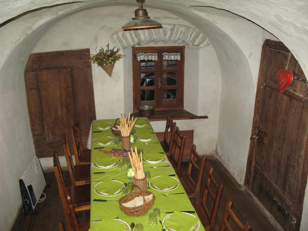 Agriturismo Barba Gust Cesana Torinese Exterior photo