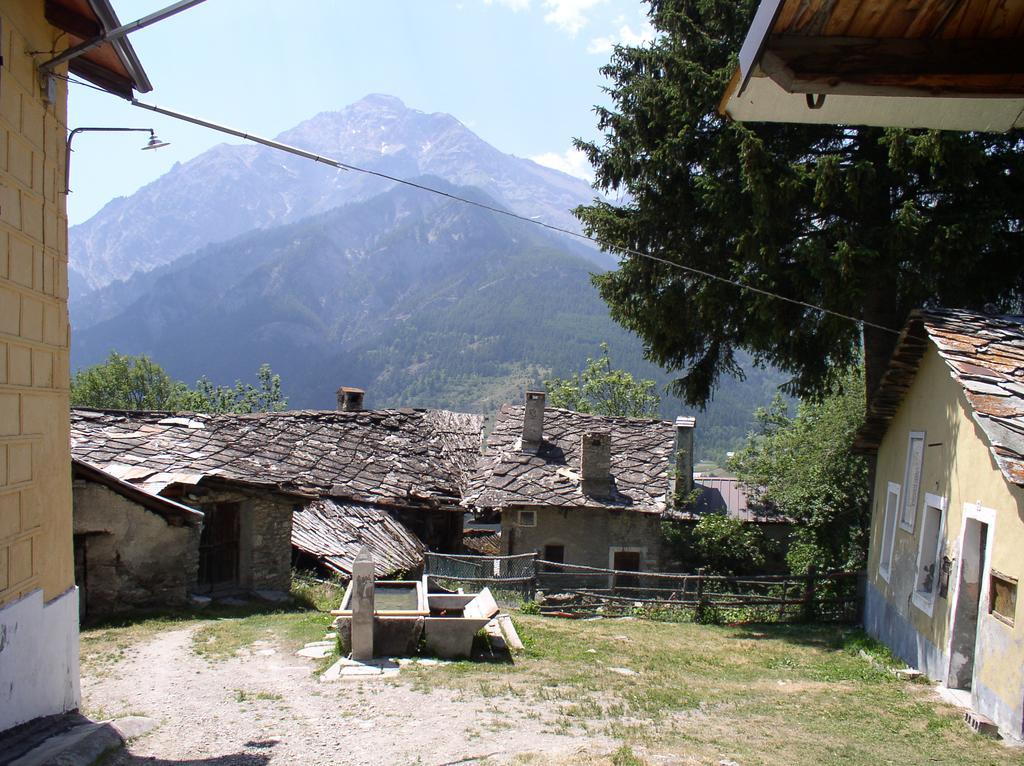 Agriturismo Barba Gust Cesana Torinese Exterior photo