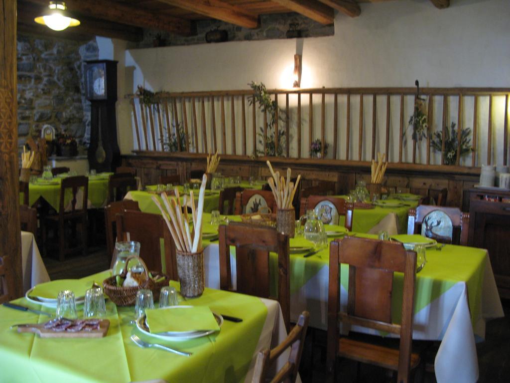 Agriturismo Barba Gust Cesana Torinese Exterior photo
