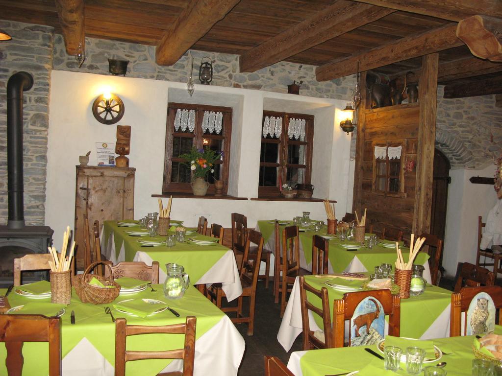 Agriturismo Barba Gust Cesana Torinese Exterior photo